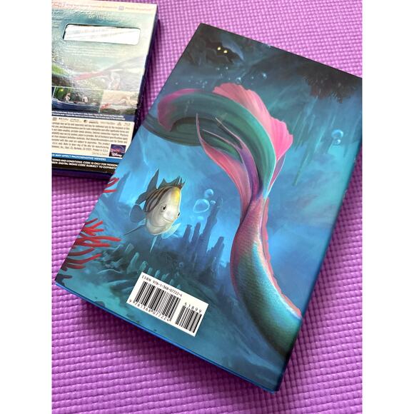 Disney The Little Mermaid Blu-Ray DVD Digital Code + Book Against the Tide New - Picture 5 of 5